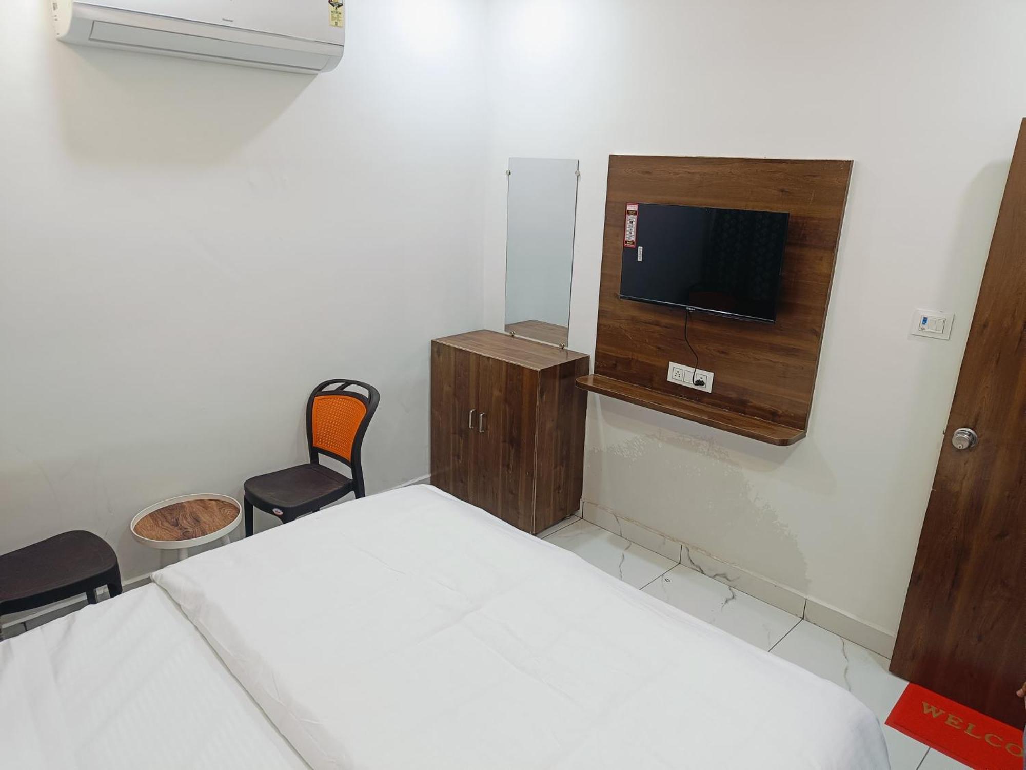 Hotel Shree Kedar Palace اوجاين المظهر الخارجي الصورة